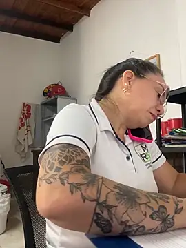 nurse desi sexlove online show from May 14, 2026, 8:39 pm