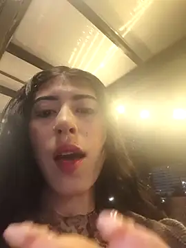 chaymae nah  online show from April 9, 2026, 12:34 am