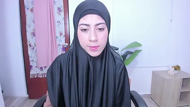 chaymae nah  online show from March 17, 2025, 12:35 pm