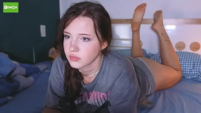 HanahCute online show from October 2, 2025, 1:03 pm