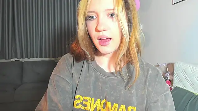 HanahCute online show from March 13, 2025, 9:26 pm