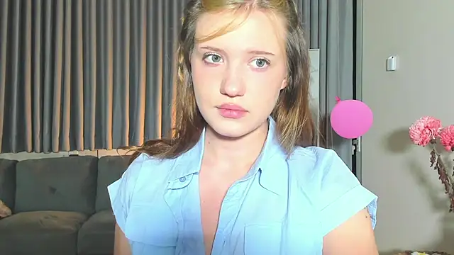 HanahCute online show from March 22, 2025, 10:26 pm