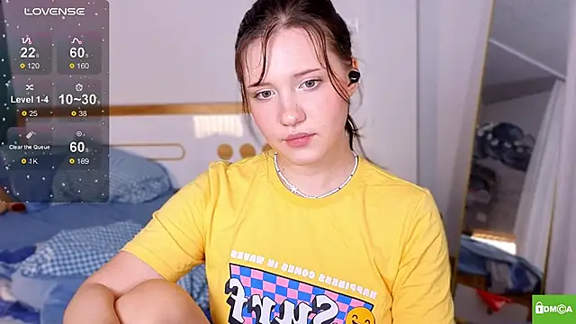 HanahCute online show from October 9, 2025, 1:33 pm