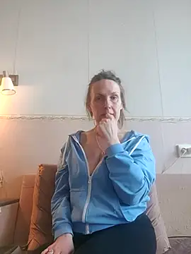 Evelina cute online show from March 18, 2026, 2:08 pm