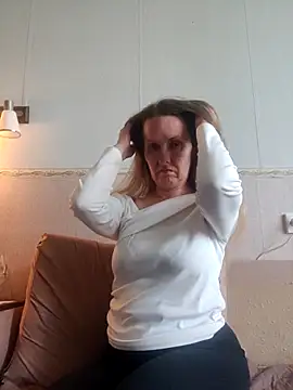 Evelina cute online show from September 12, 2025, 11:32 am