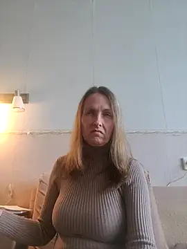 Evelina cute online show from November 4, 2025, 10:30 am