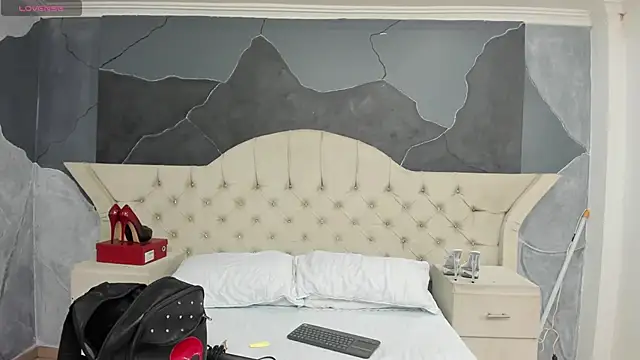 AmberGreyy  online show from September 19, 2025, 5:28 pm