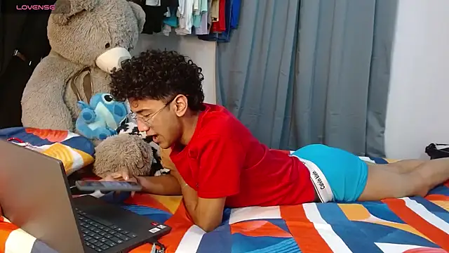 harrytwink18 online show from April 27, 2026, 6:06 pm