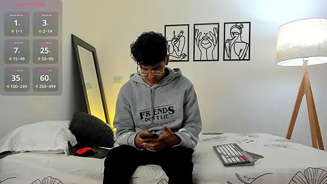 harrytwink18 online show from January 13, 2026, 1:48 pm