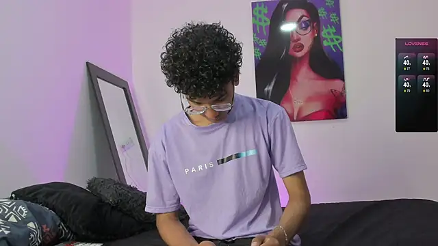 harrytwink18 online show from January 28, 2025, 1:27 pm