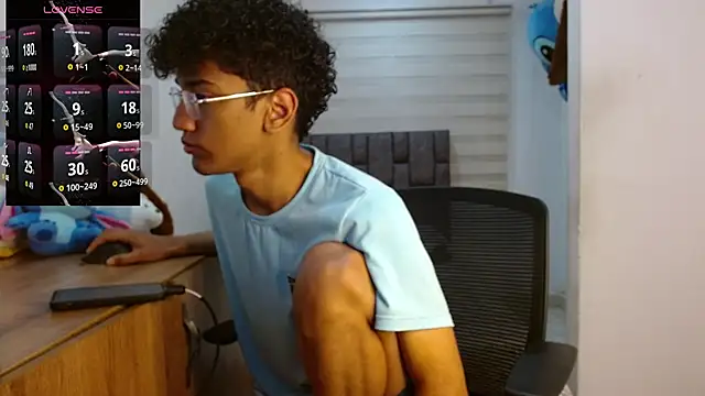 harrytwink18 online show from September 16, 2025, 2:29 pm