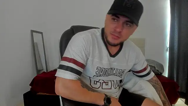 Teilor Creed online show from October 28, 2025, 7:35 pm