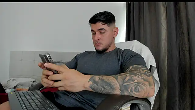 Snapshot of Teilor_Creed chatting on November 20, 2025, 7:25 pm Teilor Creed online show from November 20, 2025, 7:25 pm