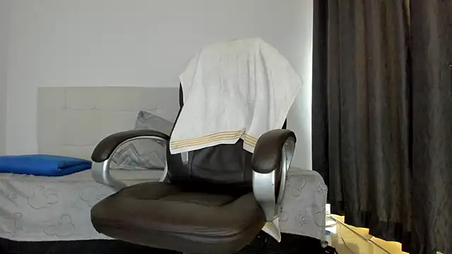 Teilor Creed online show from December 3, 2025, 7:35 pm