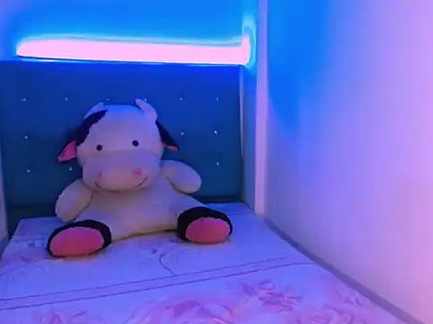 ladypussy69 online show from April 23, 2026, 6:09 pm