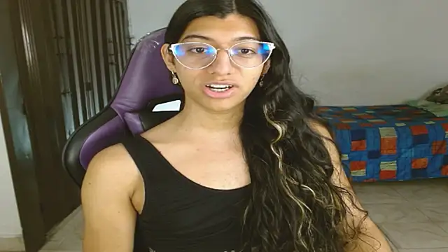 engielphoenis14 online show from November 30, 2025, 12:11 am