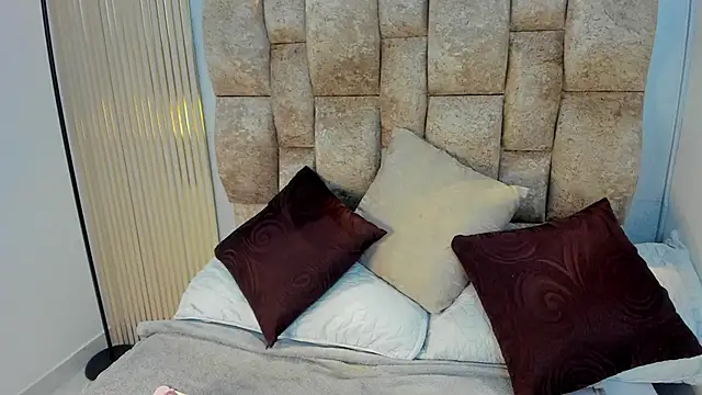 amatista  smith online show from October 1, 2025, 8:24 pm