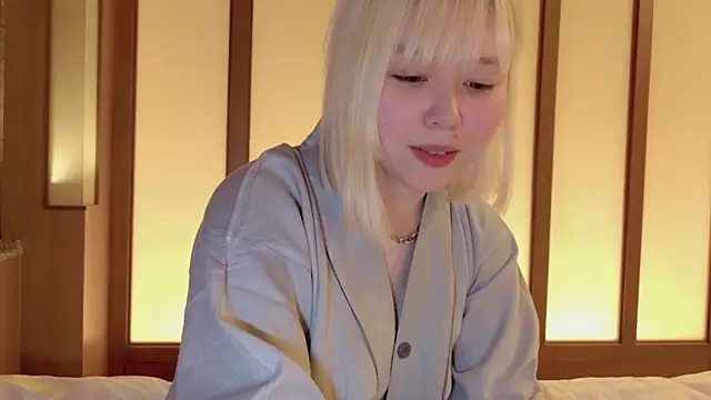 Snapshot of NANAchan_R chatting on February 11, 2025, 5:29 pm NANAchan R online show from February 11, 2025, 5:29 pm