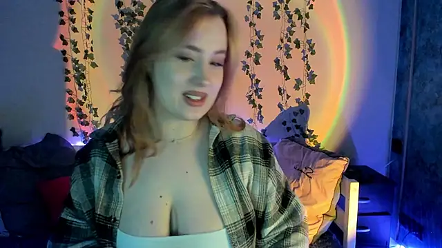 Snapshot of Emily_Gin chatting on March 8, 2025, 8:33 am Emily Gin online show from March 8, 2025, 8:33 am