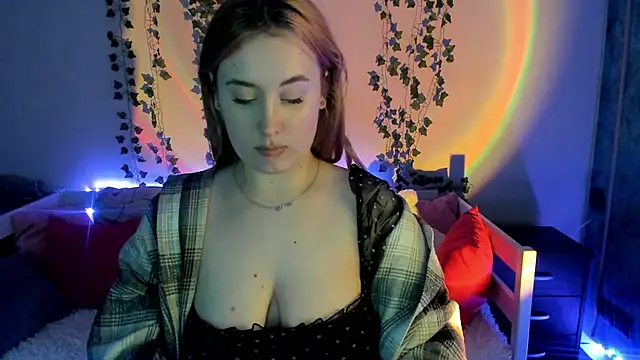 Snapshot of Emily_Gin chatting on March 19, 2025, 5:41 am Emily Gin online show from March 19, 2025, 5:41 am