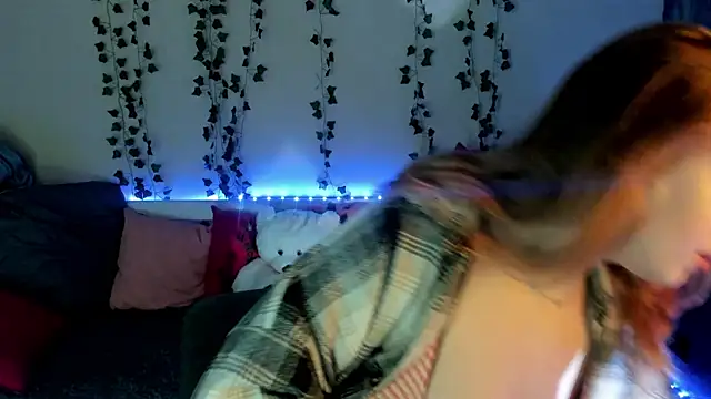 Snapshot of Emily_Gin chatting on February 14, 2025, 5:41 am Emily Gin online show from February 14, 2025, 5:41 am