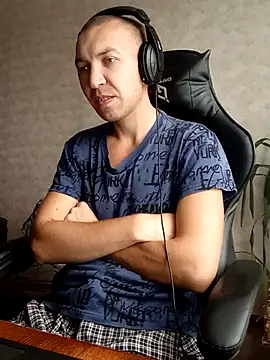 MityaXLoves online show from November 13, 2025, 6:17 am