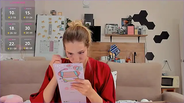 Girl alone home online show from November 5, 2025, 3:48 pm