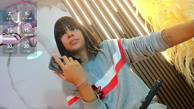 Tiff Valentine online show from March 17, 2025, 9:46 pm