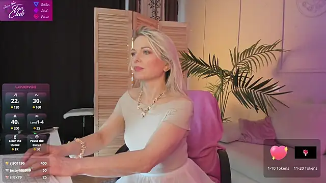 Gloria Lovely online show from March 11, 2025, 2:18 pm