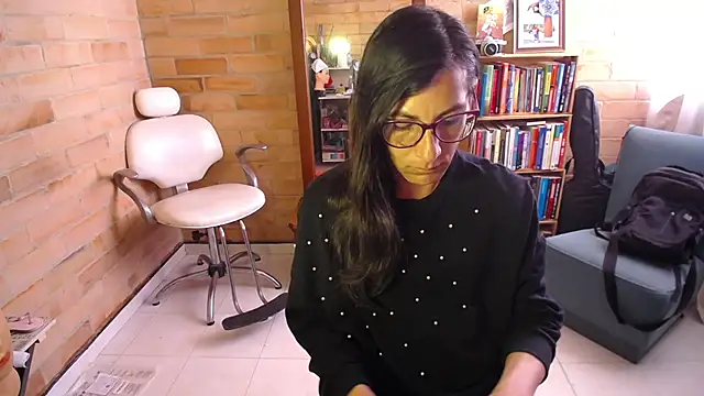 VioletaGomezCo online show from September 15, 2025, 2:39 pm