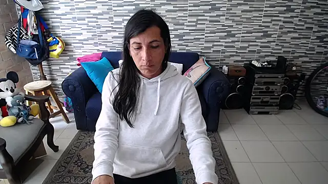 Snapshot of VioletaGomezCo chatting on April 23, 2026, 6:20 pm VioletaGomezCo online show from April 23, 2026, 6:20 pm