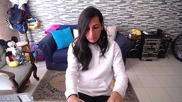 Snapshot of VioletaGomezCo chatting on April 25, 2026, 5:54 pm VioletaGomezCo online show from April 25, 2026, 5:54 pm