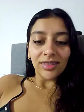 BrittanyDiaz online show from November 10, 2025, 2:22 pm