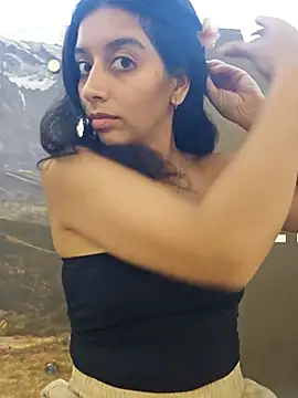 BrittanyDiaz online show from October 13, 2025, 10:21 pm