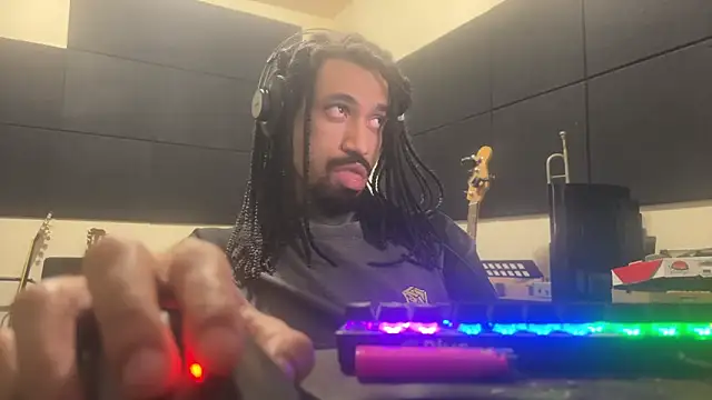 Snapshot of hotcamboy420 chatting on November 20, 2025, 6:36 am hotcamboy420 online show from November 20, 2025, 6:36 am