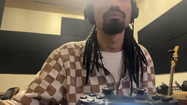 Snapshot of hotcamboy420 chatting on November 25, 2025, 4:35 am hotcamboy420 online show from November 25, 2025, 4:35 am