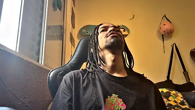 Snapshot of hotcamboy420 chatting on February 6, 2025, 4:14 pm hotcamboy420 online show from February 6, 2025, 4:14 pm