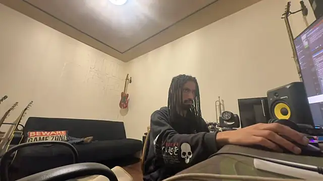 Snapshot of hotcamboy420 chatting on October 24, 2025, 5:28 am hotcamboy420 online show from October 24, 2025, 5:28 am