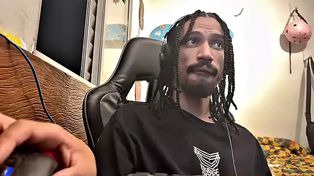 Snapshot of hotcamboy420 chatting on February 8, 2025, 6:12 am hotcamboy420 online show from February 8, 2025, 6:12 am