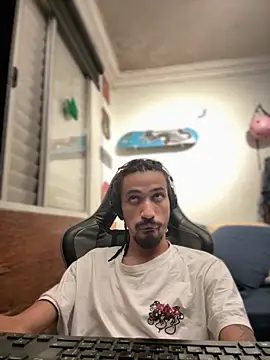 Snapshot of hotcamboy420 chatting on February 28, 2025, 4:54 am hotcamboy420 online show from February 28, 2025, 4:54 am