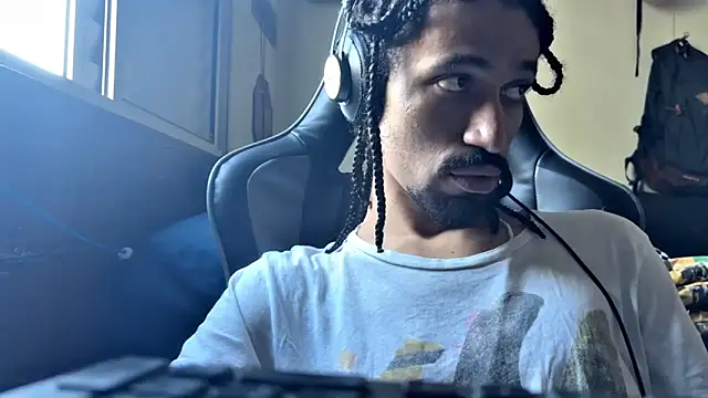 Snapshot of hotcamboy420 chatting on February 25, 2025, 7:49 pm hotcamboy420 online show from February 25, 2025, 7:49 pm