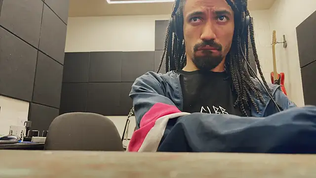 Snapshot of hotcamboy420 chatting on November 12, 2025, 2:37 am hotcamboy420 online show from November 12, 2025, 2:37 am