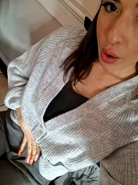 LydiaMaus96 online show from February 3, 2025, 2:34 pm