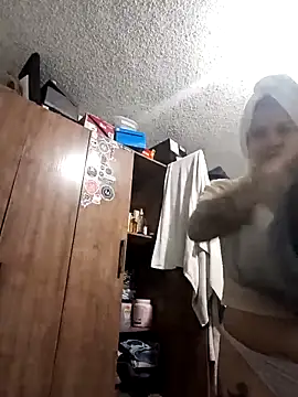 karlamorris  online show from September 27, 2025, 12:11 pm