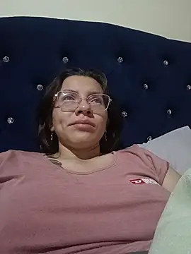 karlamorris  online show from October 24, 2025, 3:05 am