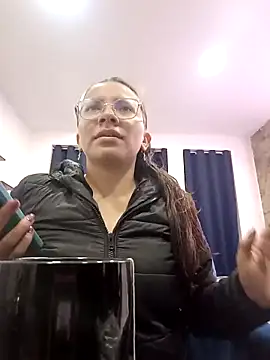 karlamorris  online show from September 12, 2025, 1:33 pm