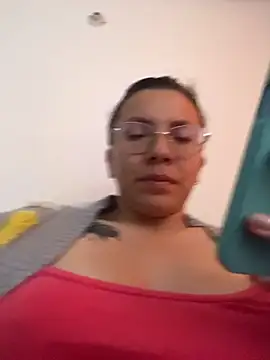 karlamorris  online show from March 22, 2026, 11:45 am