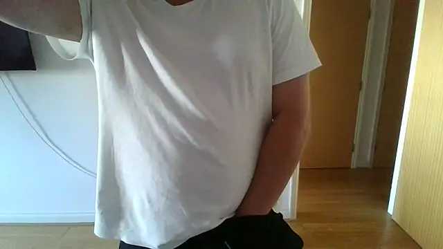 Nizzlivecam online show from April 25, 2026, 6:49 am