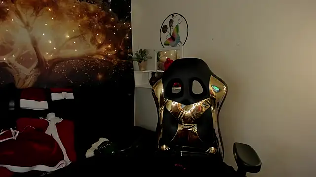 Lust Mom41 online show from December 21, 2024, 12:27 pm