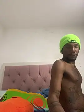 Snapshot of J232001 chatting on February 19, 2025, 11:14 pm J232001 online show from February 19, 2025, 11:14 pm